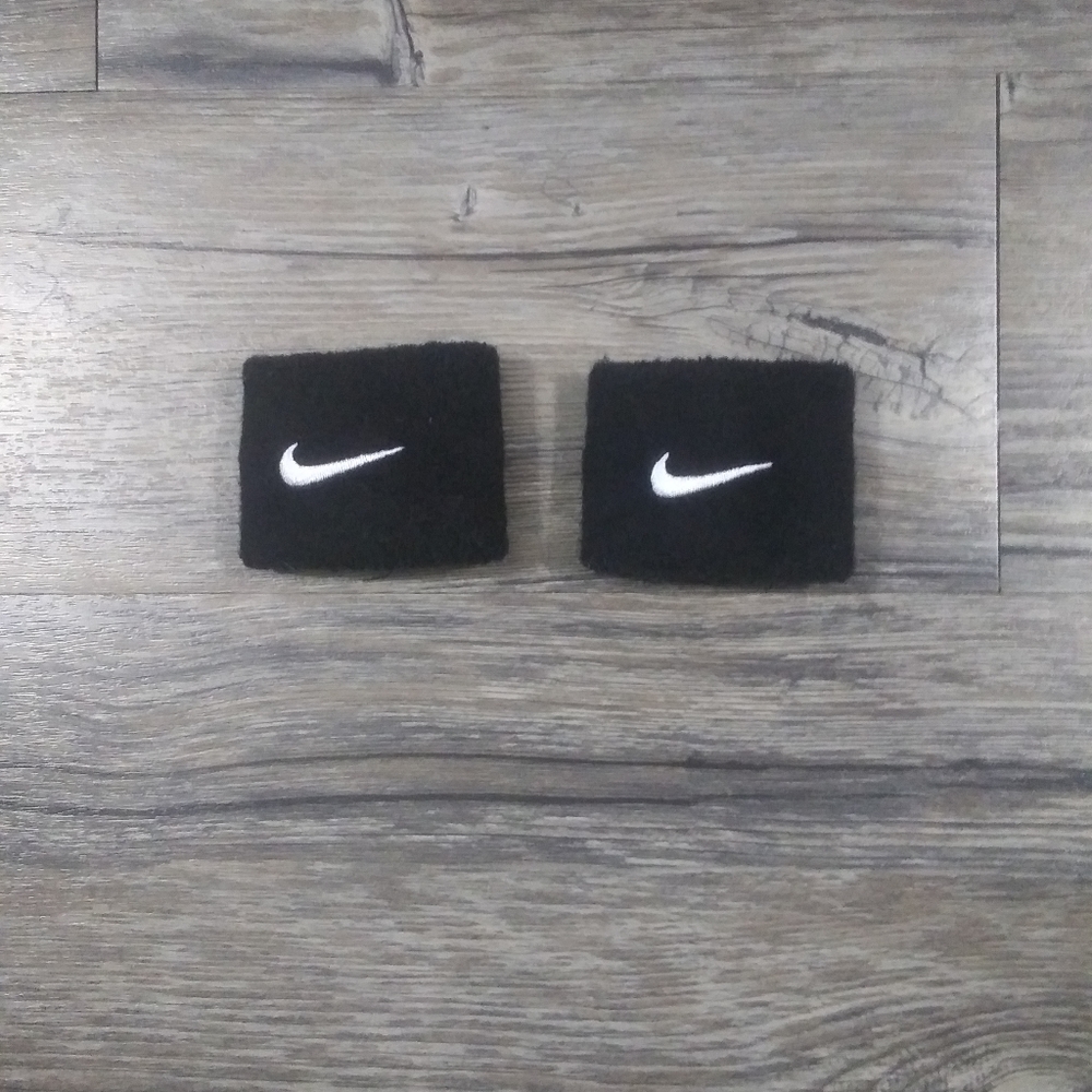 Nike Swoosh Wristband Sweatband size small- medium